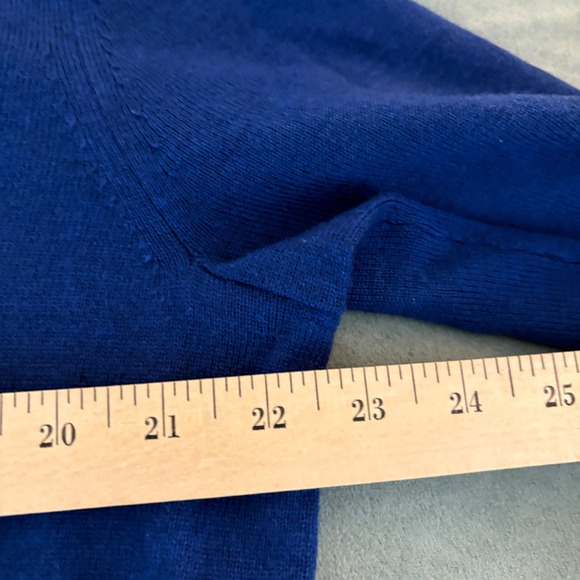 Banana Republic Sweater Men's‎ Large Extra Fine Merino Wool VNeck Blue Classic - Picture 6 of 8